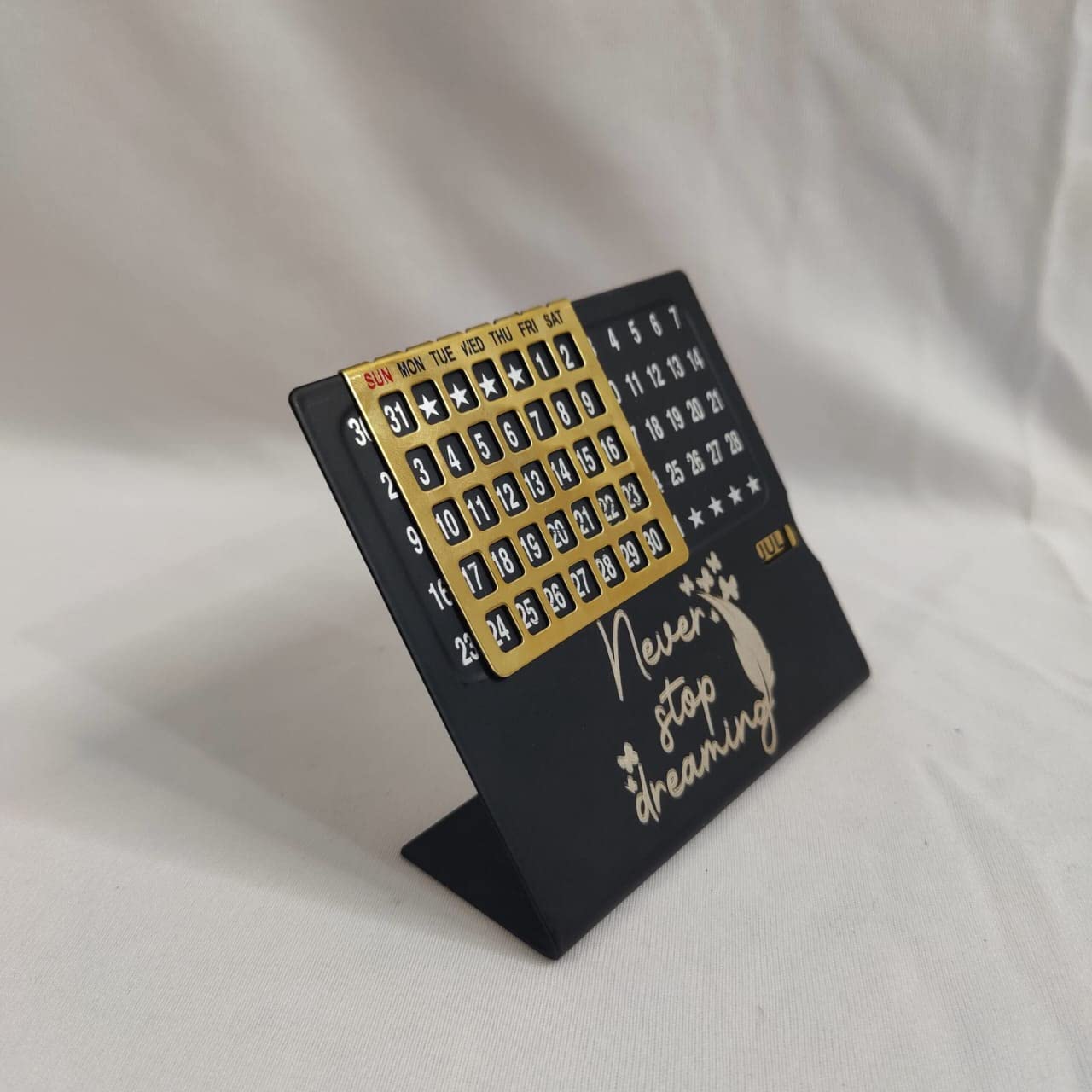 Infinity Calendar With Adjustable Month Date Display with